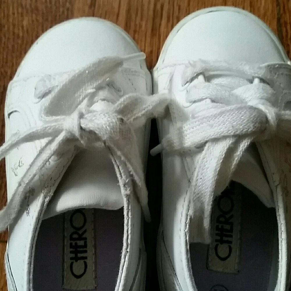 Cherokee Toddler Size 5.5 White Leather Lace-Up Sneakers